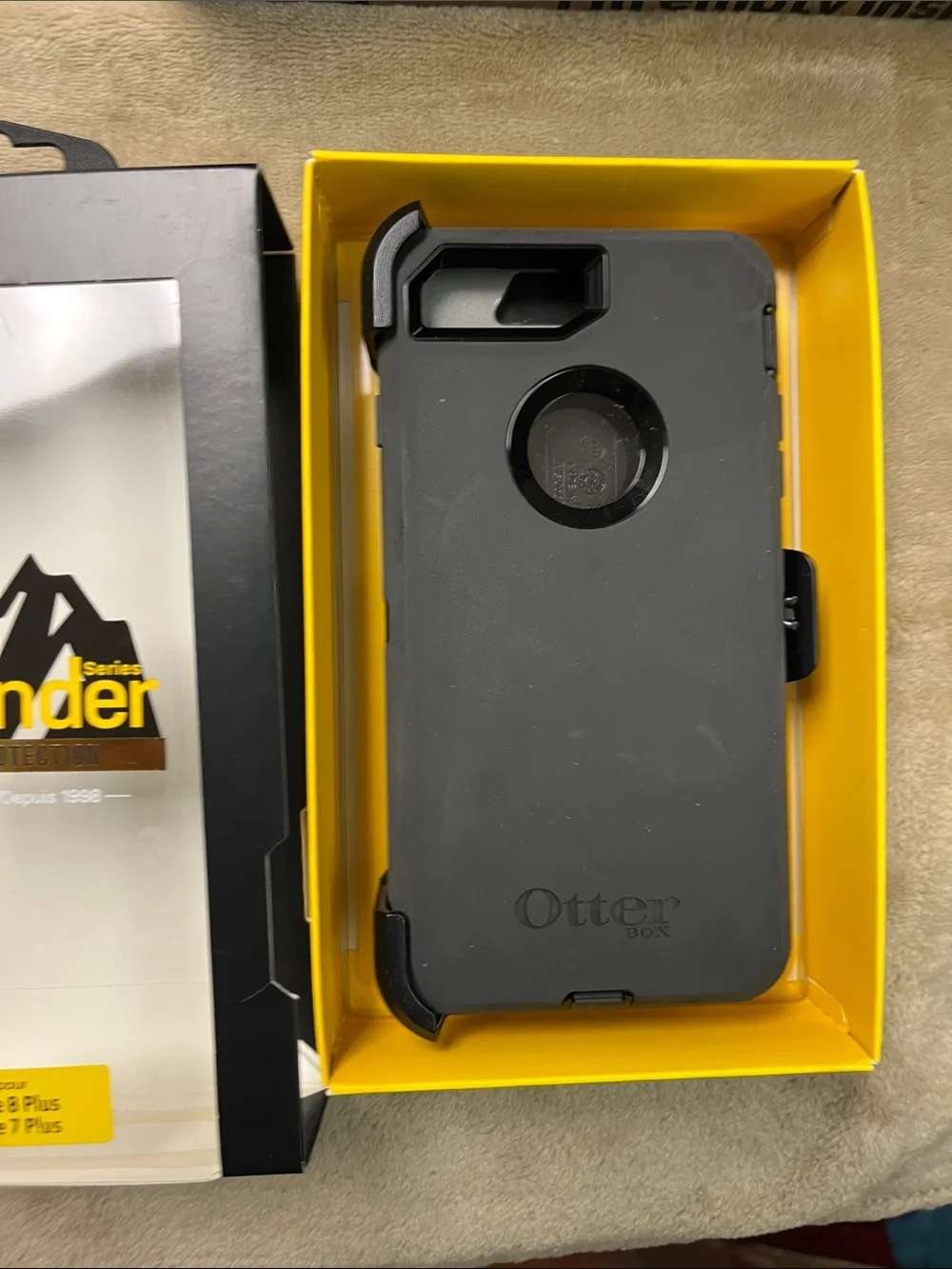OtterBox Defender Series Black and Yellow iPhone 8 Plus / 7 Plus Case